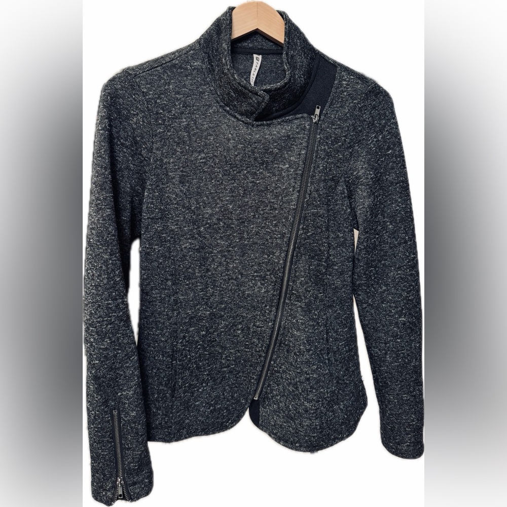 Fabletics KnitFit Moto Jacket Gray Asymmetrical zip athletic Athleisure Size M - Picture 5 of 12